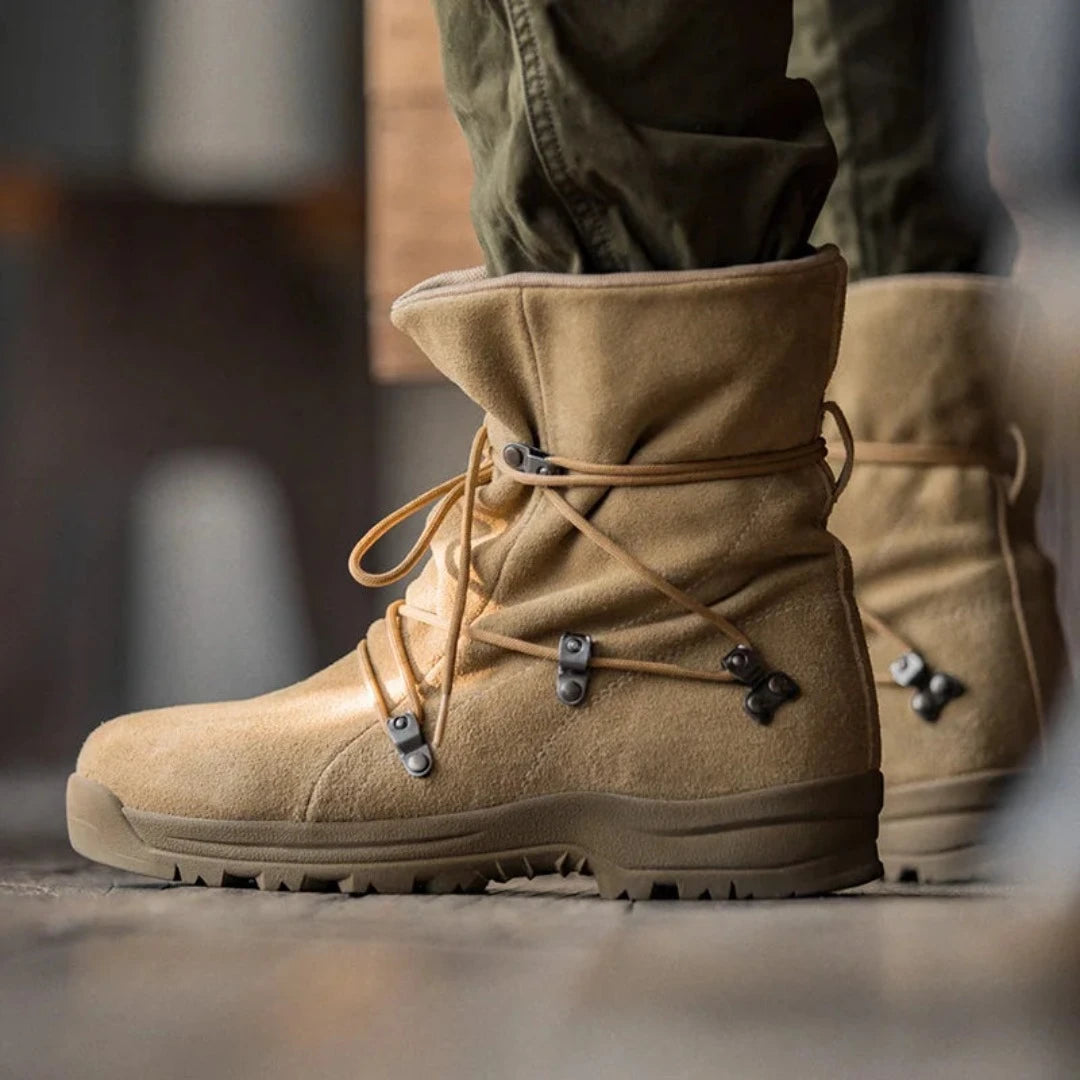 Apresentamos a Bota Masculina Ateez, uma combinação perfeita de modernidade e durabilidade. Feita com couro de alta qualidade, esta bota é projetada para homens que buscam um visual sofisticado sem abrir mão do conforto.