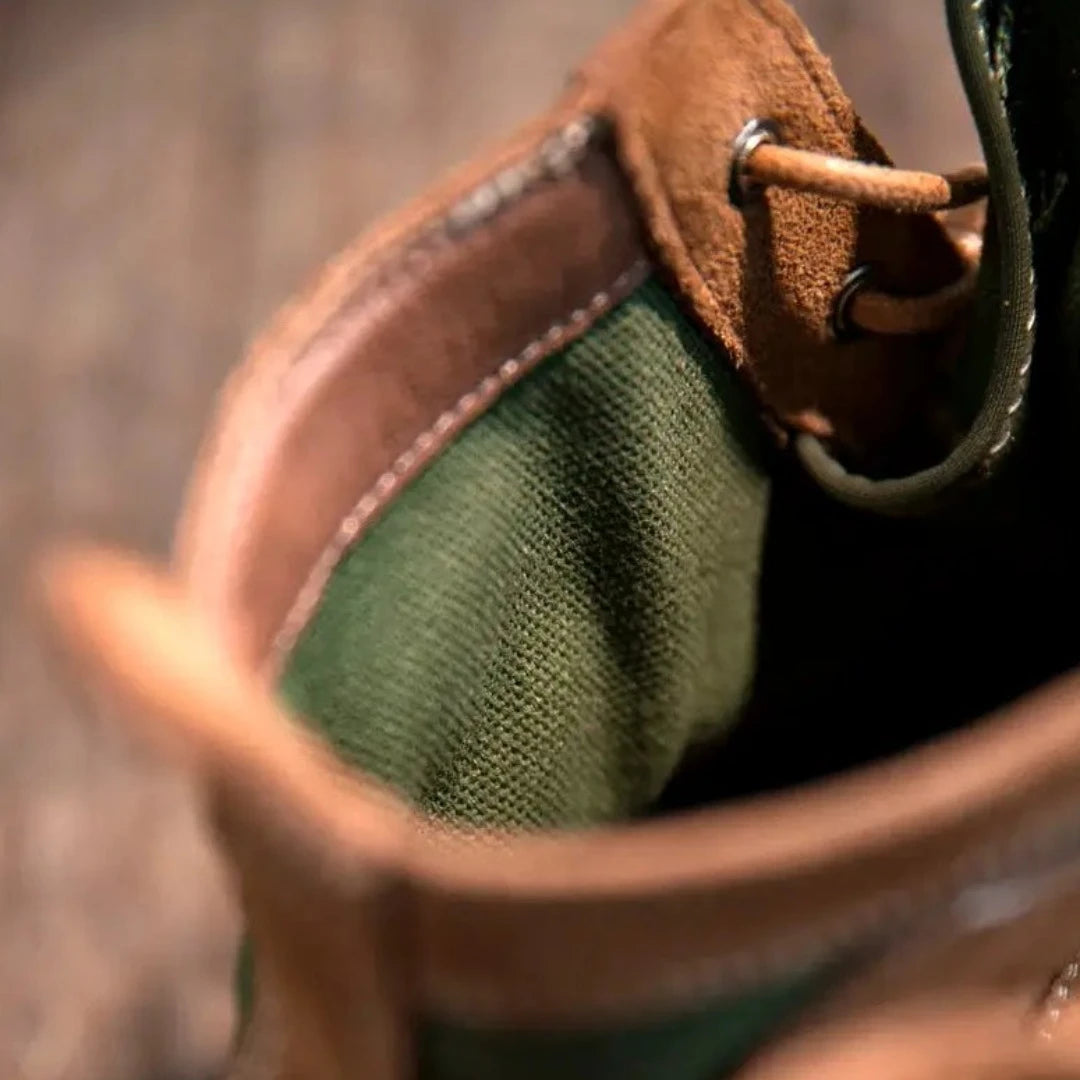 Descubra a Bota Masculina Zacari, onde sofisticação encontra funcionalidade. Confeccionada com couro de alta qualidade, esta bota é a escolha perfeita para homens que buscam estilo e durabilidade em um único produto.
