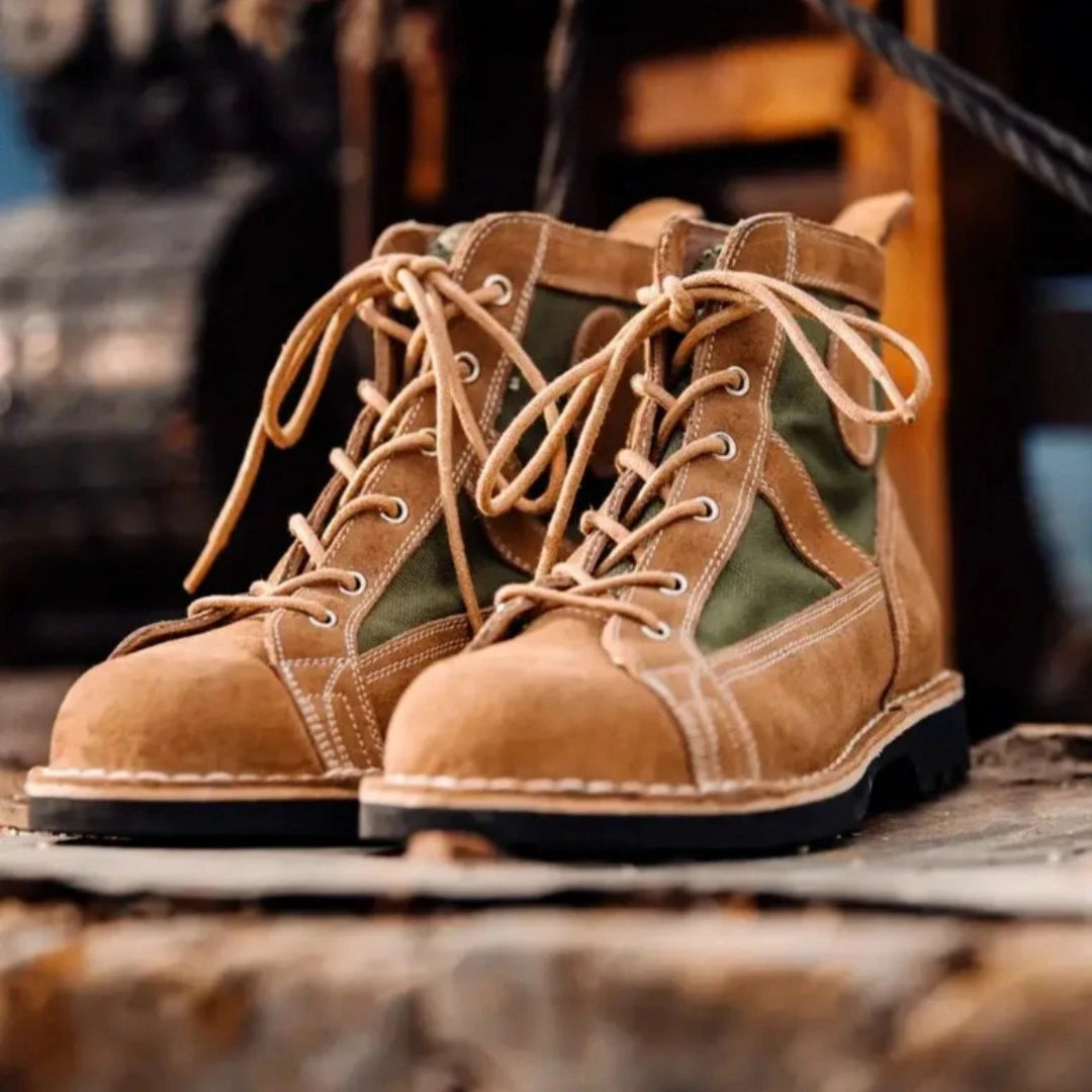 Descubra a Bota Masculina Zacari, onde sofisticação encontra funcionalidade. Confeccionada com couro de alta qualidade, esta bota é a escolha perfeita para homens que buscam estilo e durabilidade em um único produto.