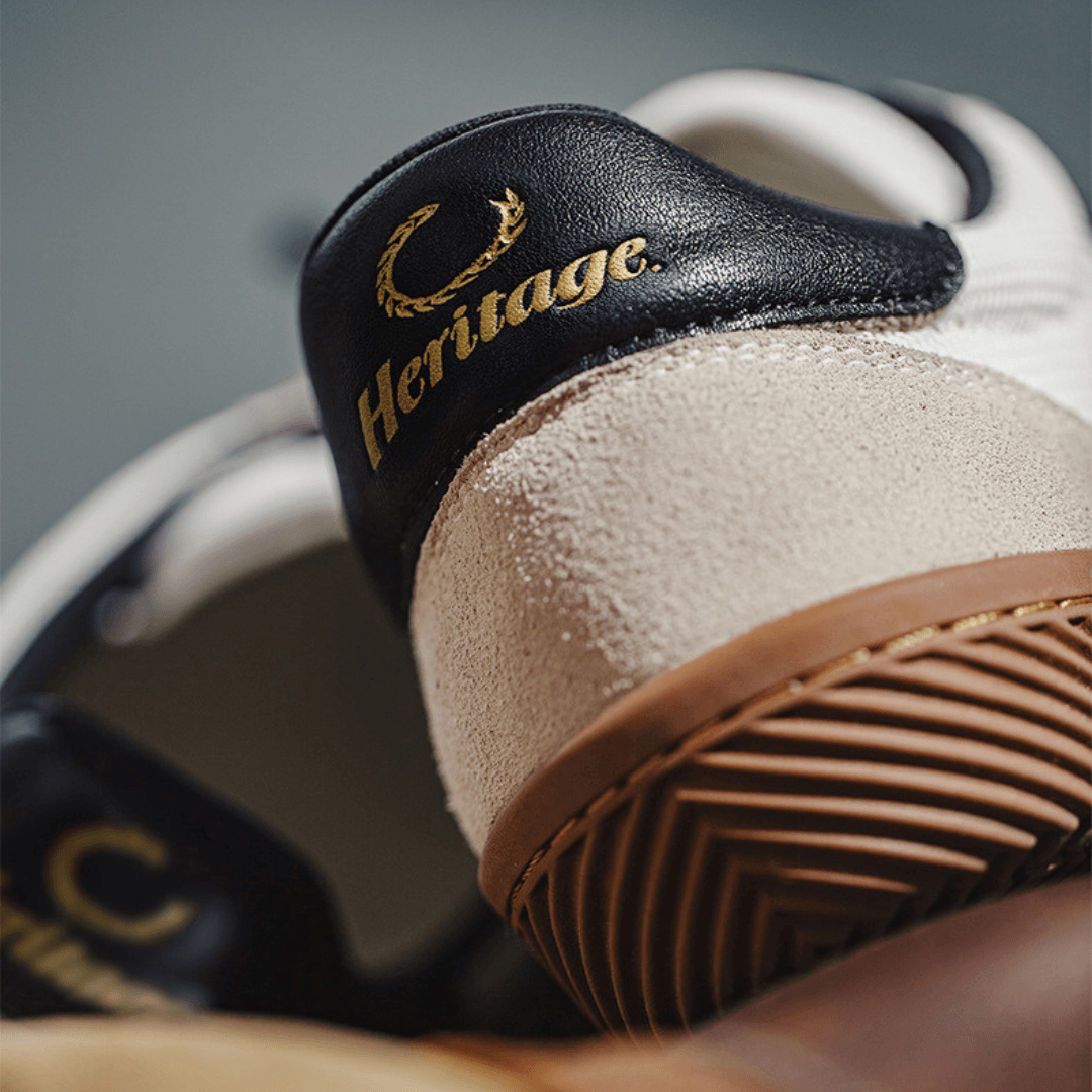 Sneaker OLYMPISM 1984