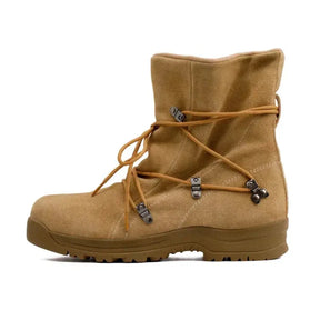 Apresentamos a Bota Masculina Ateez, uma combinação perfeita de modernidade e durabilidade. Feita com couro de alta qualidade, esta bota é projetada para homens que buscam um visual sofisticado sem abrir mão do conforto.