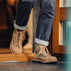 Descubra a Bota Masculina Zacari, onde sofisticação encontra funcionalidade. Confeccionada com couro de alta qualidade, esta bota é a escolha perfeita para homens que buscam estilo e durabilidade em um único produto.