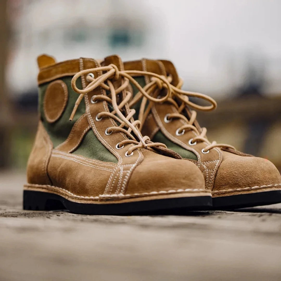 Descubra a Bota Masculina Zacari, onde sofisticação encontra funcionalidade. Confeccionada com couro de alta qualidade, esta bota é a escolha perfeita para homens que buscam estilo e durabilidade em um único produto.